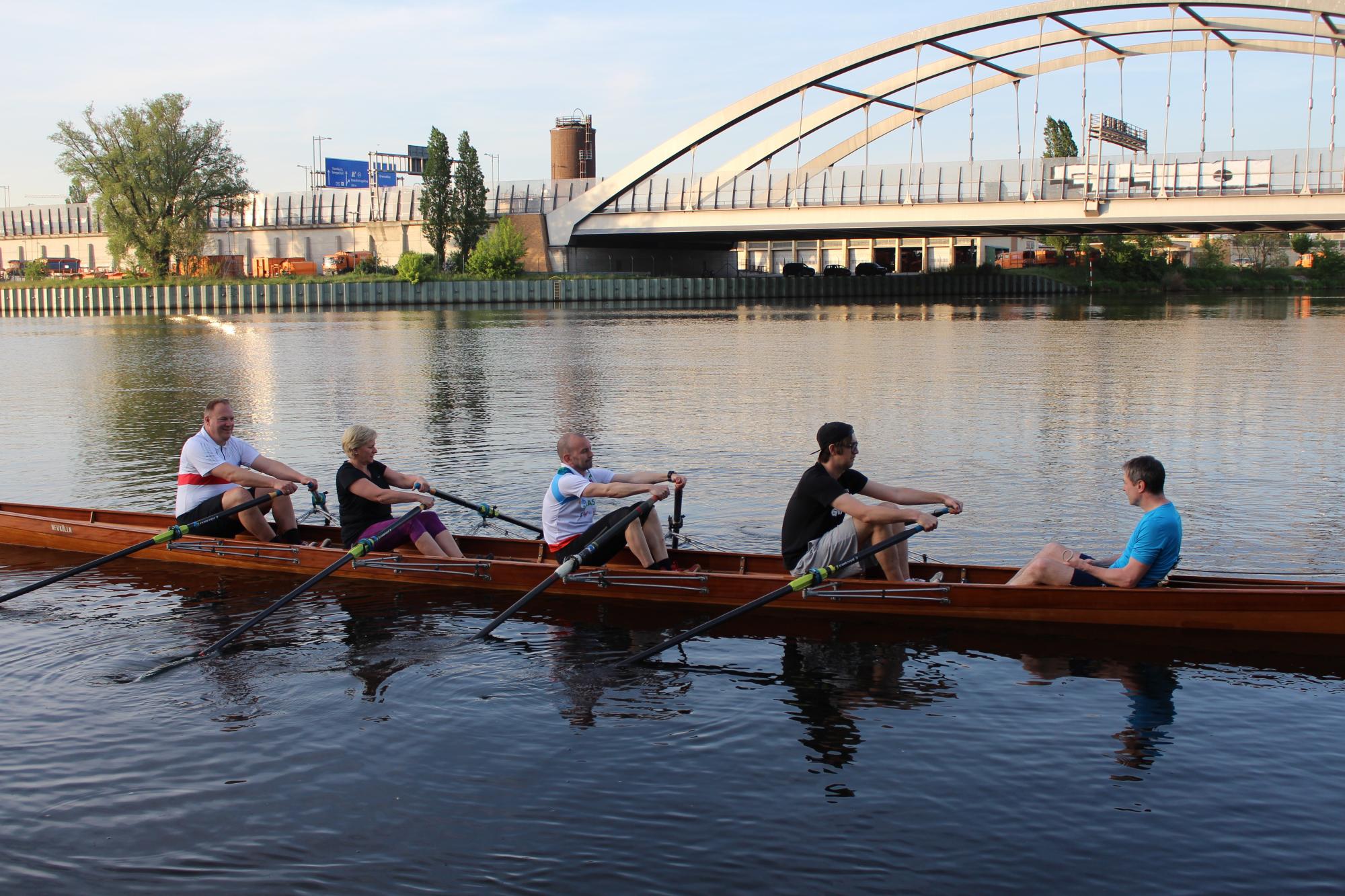 Mit einem Olympiamedaillen-Gewinner in einem Boot | rudern.de