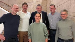 Die Mitglieder der SatzungsAG: Dr. Florian Eichner, Gunnar Hegger, Eler von Bockelmann, Dr. Lars Koltermann und Christoph Bendel (v.l.n.r.). Begleitet wird die AG durch Cornelia Stampnik (Mitte).